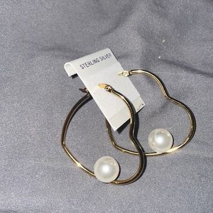 Heart shape hoop gold earrings